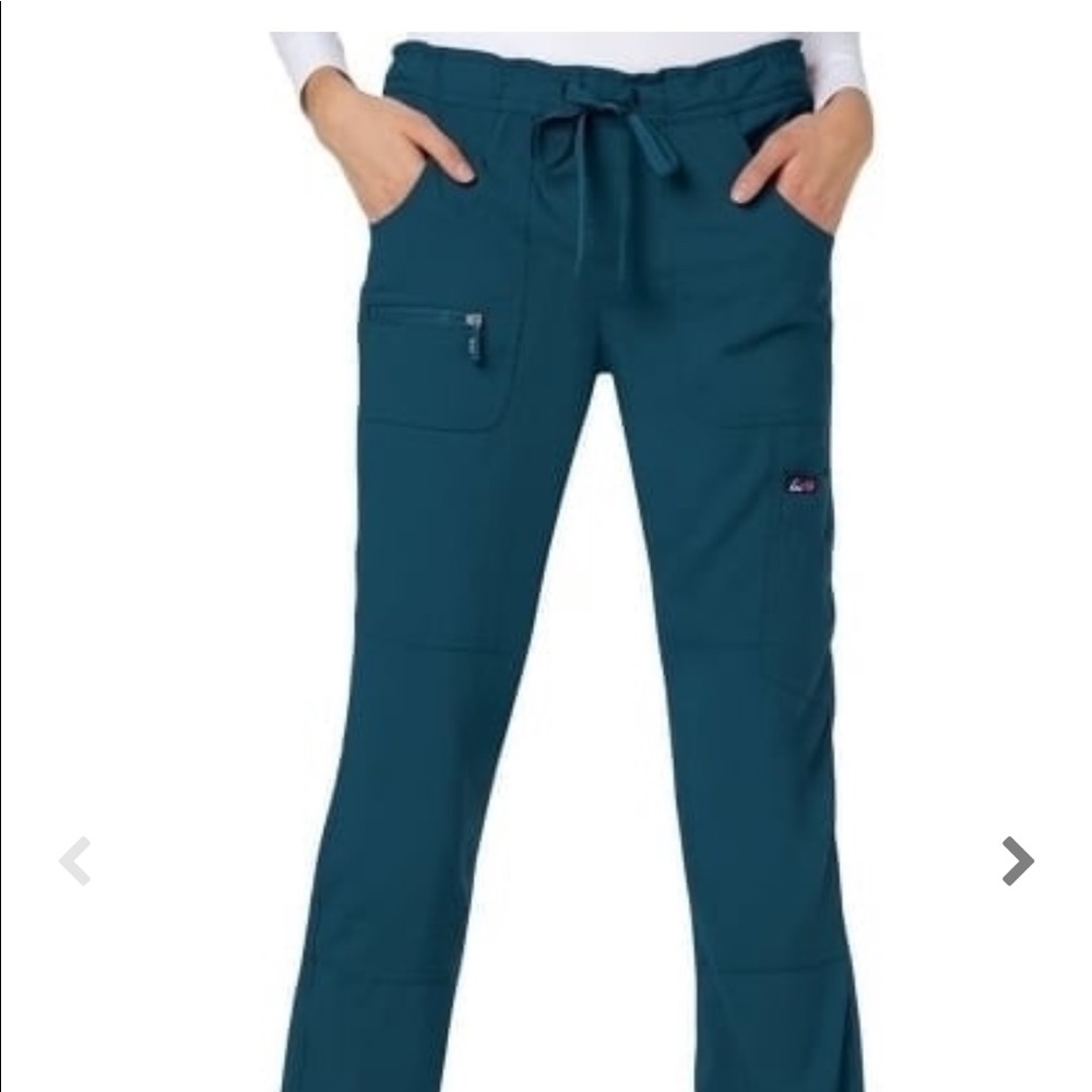 Scrub set